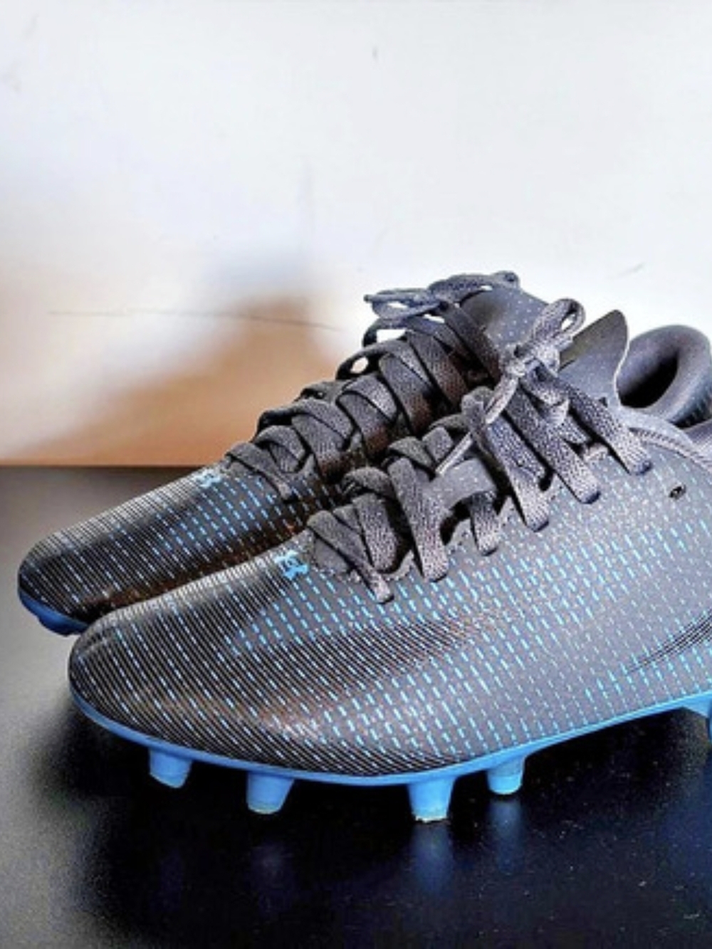 Under Armour Blur Smoke MC Soccer Cleats Black Blue Kid's US 4Y Like New